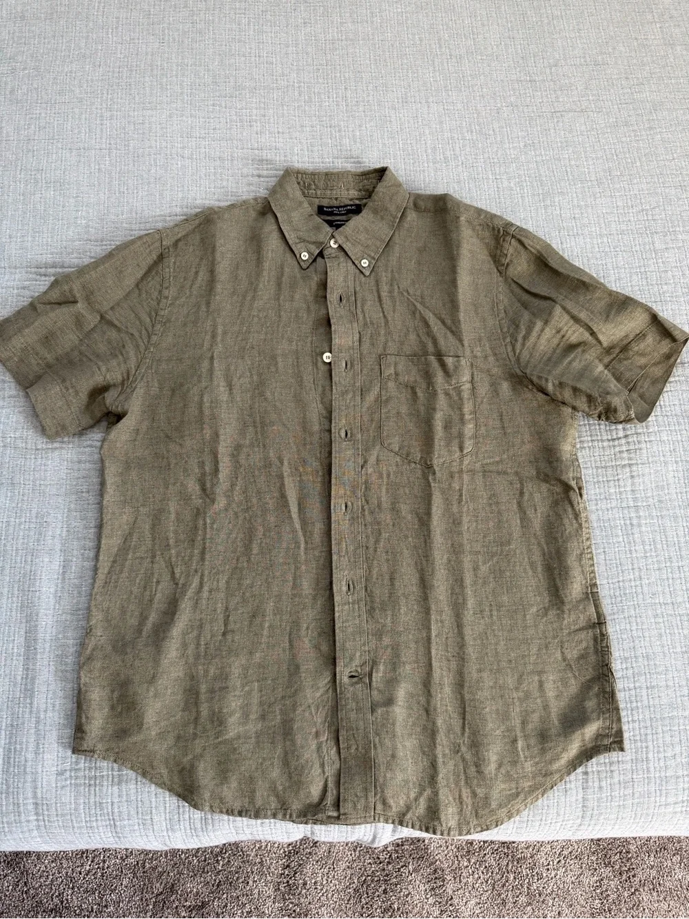 Banana Republic Olive-Green Short Sleeve Button-Down Shirt
